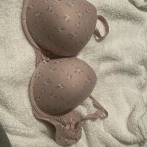 - Victoria’s Secret bra 34DDD
 Body by Victoria Perfect Shape